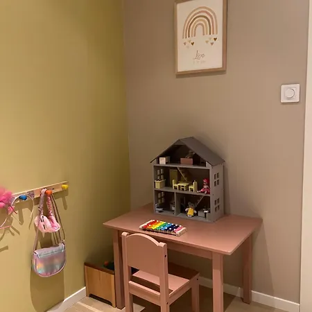 House With 5 Bedrooms Very Close To World Cup 25 In Granasen *