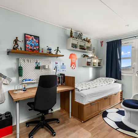 House With 5 Bedrooms Very Close To World Cup 25 In Granasen Σπίτι διακοπών *