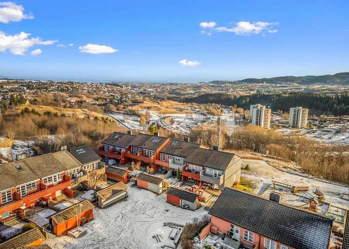 House With 5 Bedrooms Very Close To World Cup 25 In Granasen Dom wakacyjny Trondheim